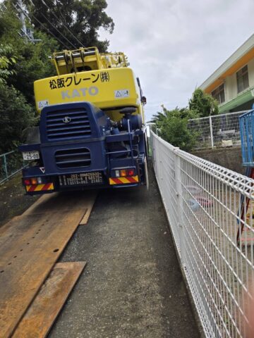 クレーン通行　狭い島内