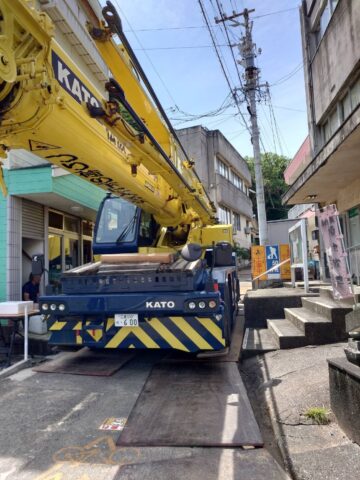 クレーン通行　狭い島内