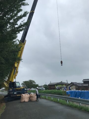 松阪市　堀坂川堤防　大雨　復旧作業２