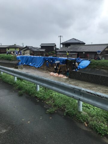 松阪市　堀坂川堤防　大雨　復旧作業３