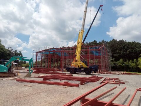 いなべ　鉄骨建て方　作業中１