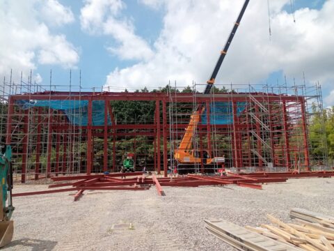 いなべ　鉄骨建て方　作業中２